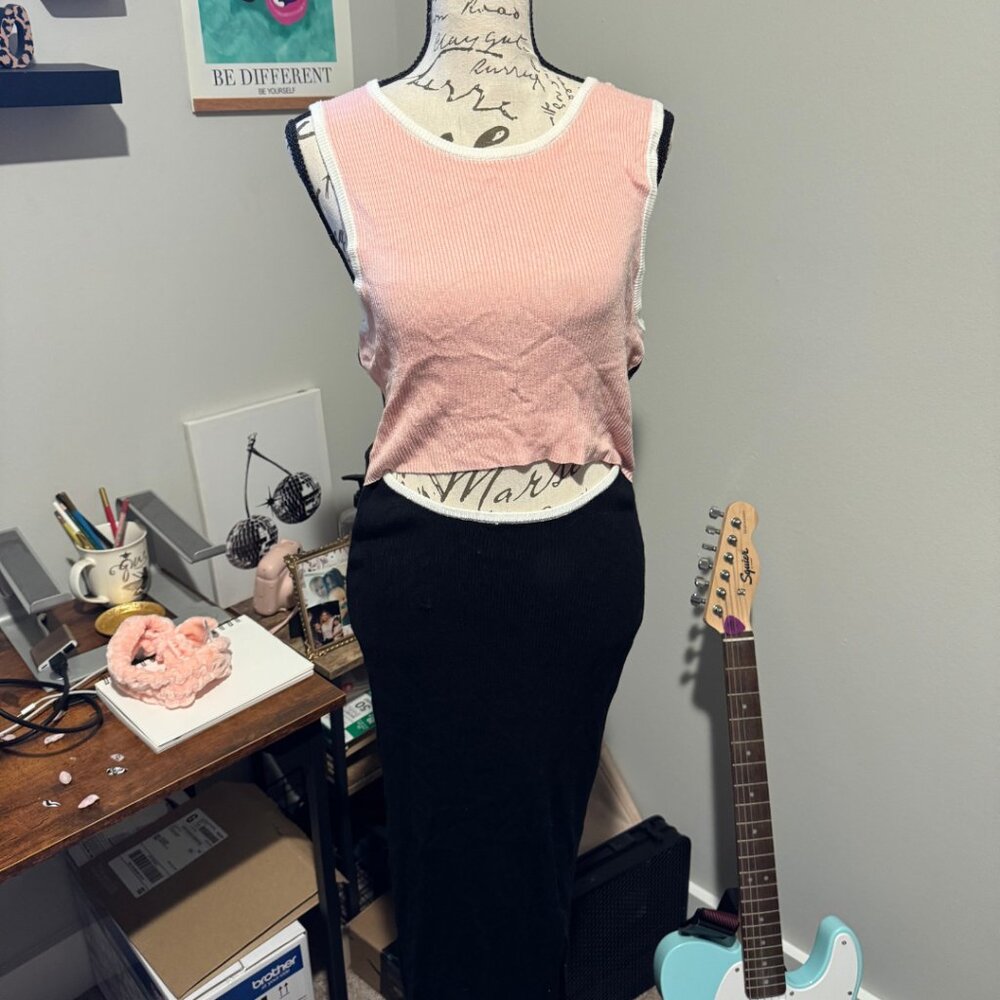 Two-Tone Ribbed Cut-Out Dress - L